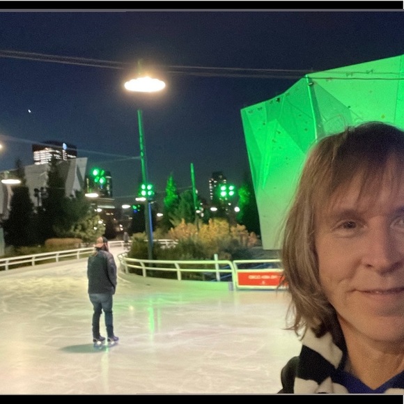 Meet your Posher, Maddie Krissy - Picture 2 of 2